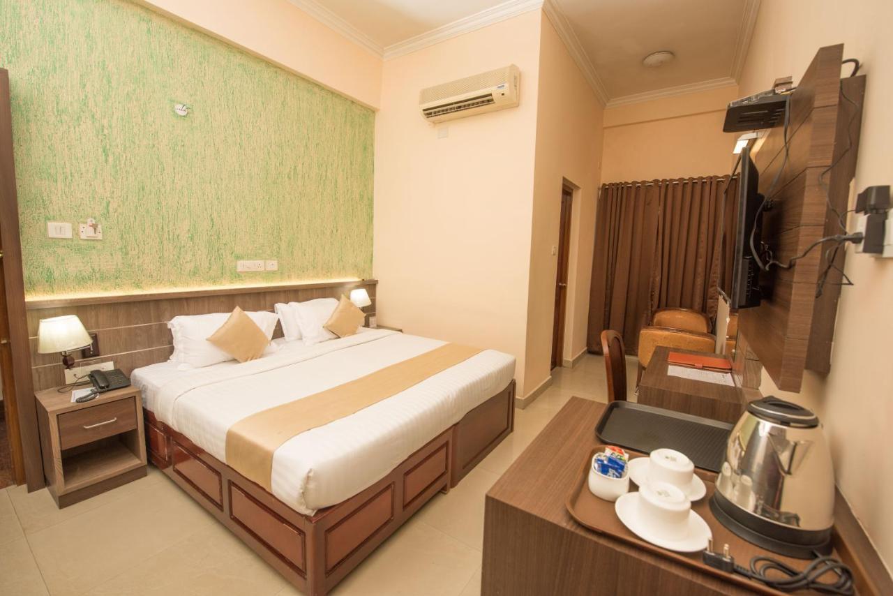 Kallada Golden Hotel Thrissur Zewnętrze zdjęcie