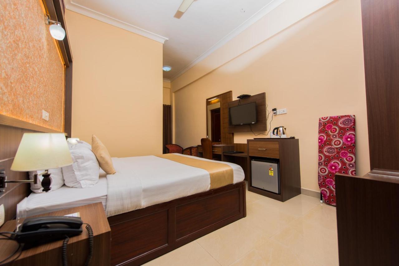 Kallada Golden Hotel Thrissur Zewnętrze zdjęcie