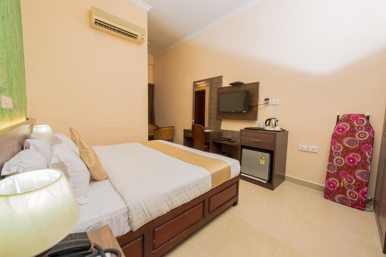 Kallada Golden Hotel Thrissur Zewnętrze zdjęcie