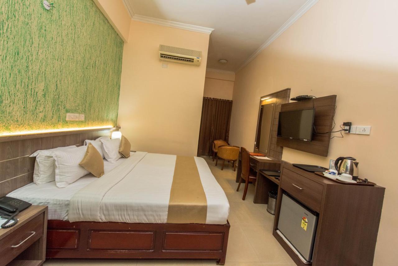Kallada Golden Hotel Thrissur Zewnętrze zdjęcie