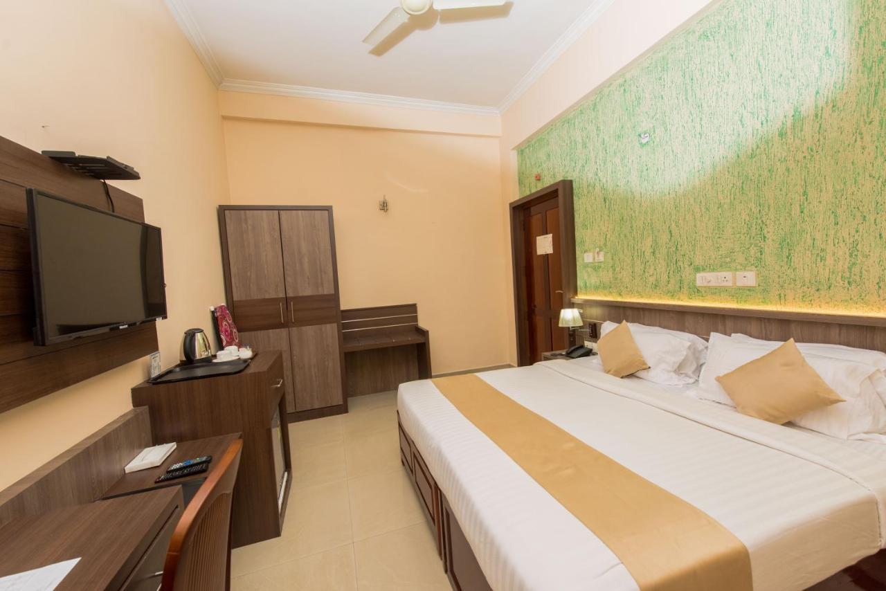Kallada Golden Hotel Thrissur Zewnętrze zdjęcie